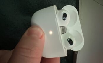 Airpods Flashing White But Not Connecting