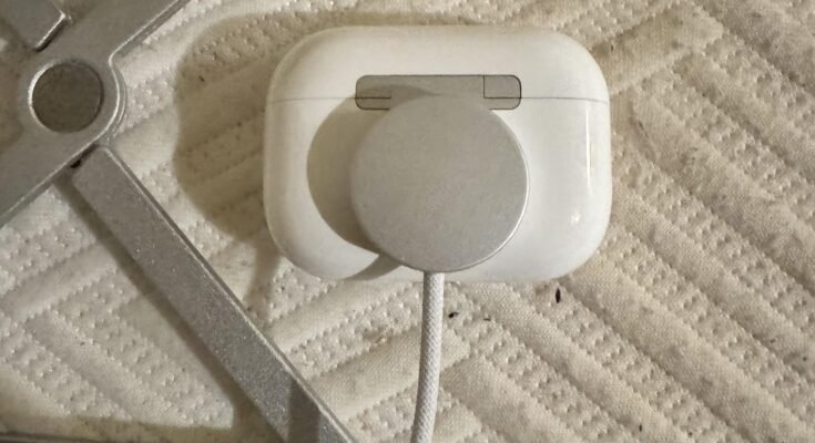 Charging Your Airpods With Your Apple Watch Charger Is It Possible