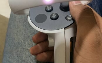 Why Is My Oculus Controller Blinking