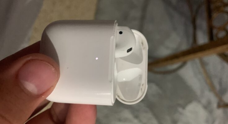 Why Wont My Airpods Flash White